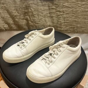 100% leather all white Vince sneakers